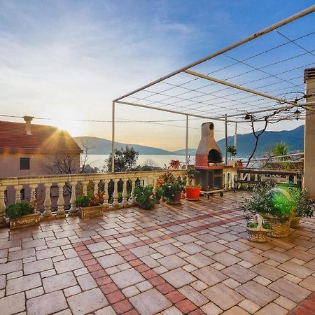 Villa Lastva Apartments تيفات المظهر الخارجي الصورة