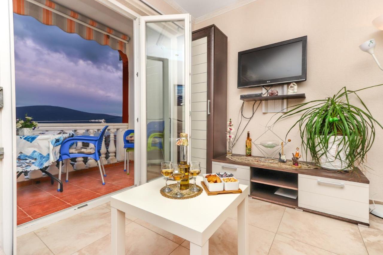 Villa Lastva Apartments تيفات المظهر الخارجي الصورة