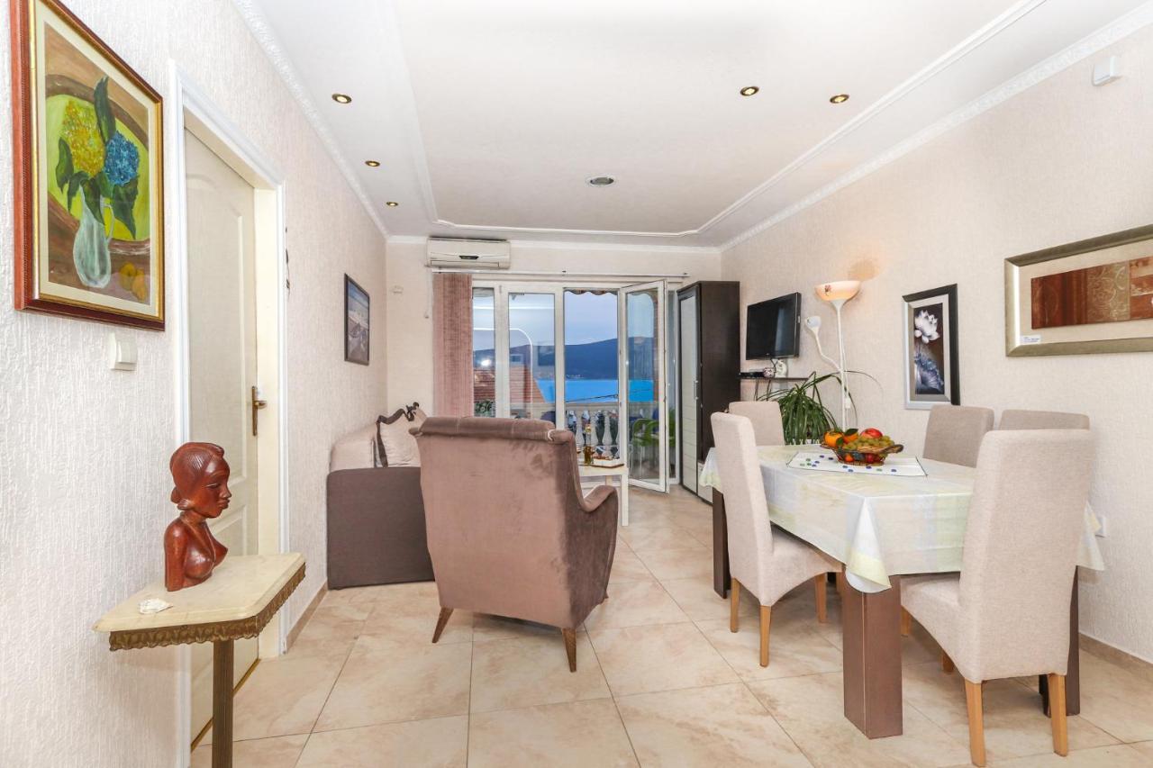 Villa Lastva Apartments تيفات المظهر الخارجي الصورة